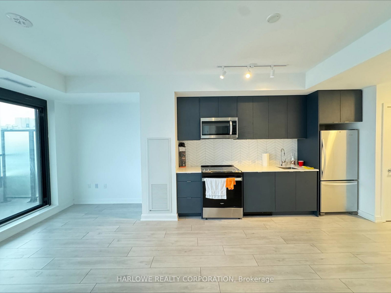 1606-charles-street-whitby-ontario-e13156770