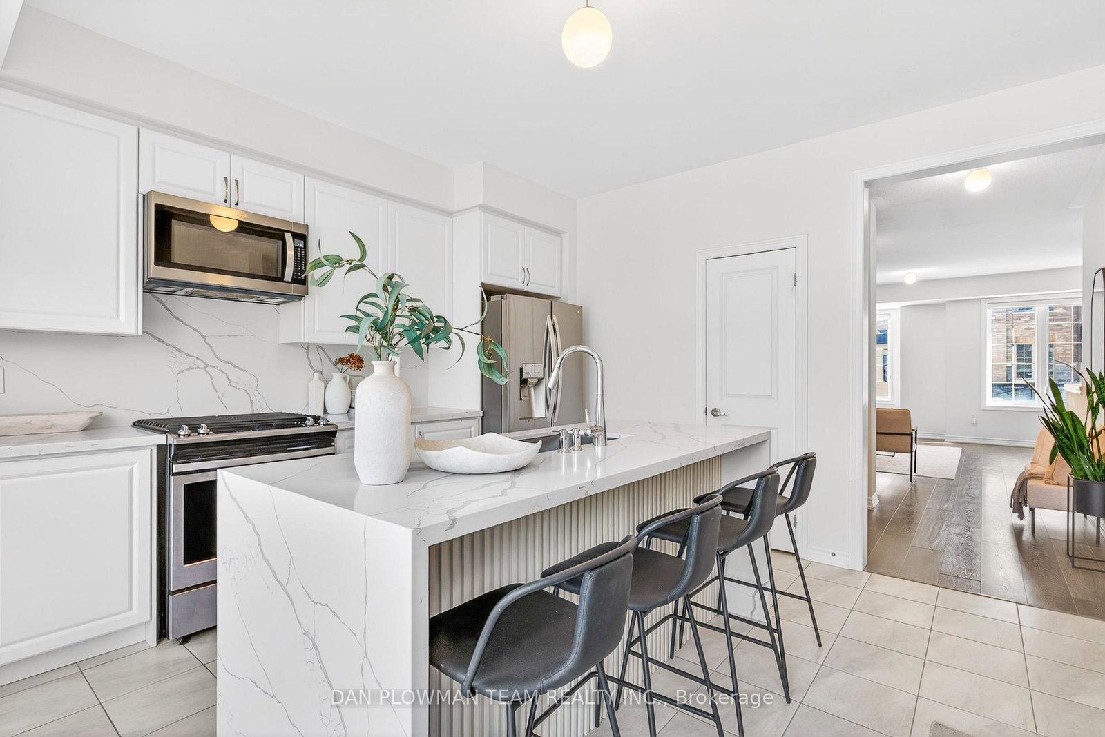 30-hallmark-way-whitby-ontario-e13156818