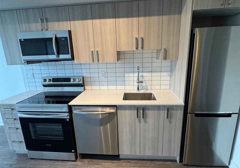 1010-sandy-beach-road-pickering-ontario-e13157308