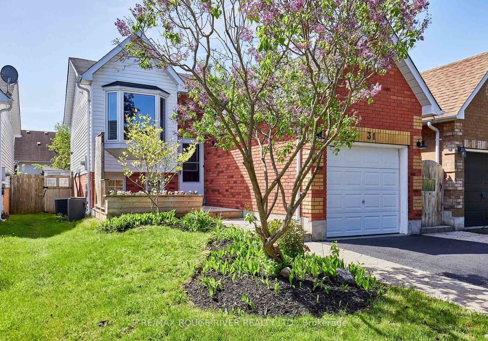 31-champine-square-clarington-ontario-e13158216