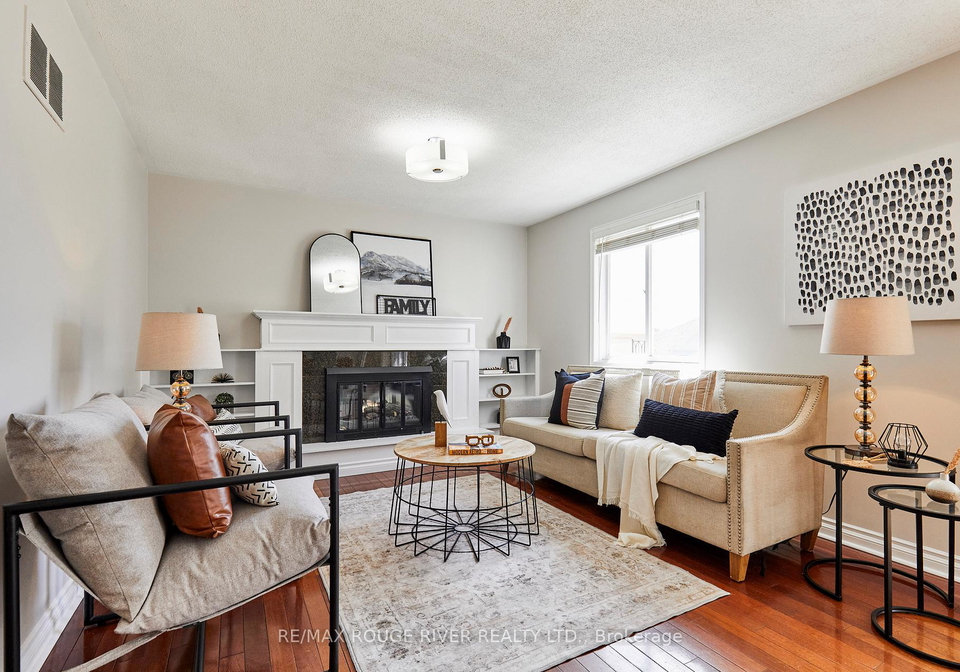 31-champine-square-clarington-ontario-e13158216