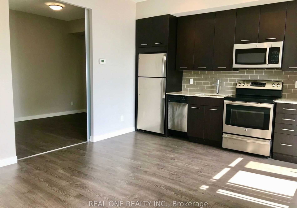 2055-danforth-avenue-toronto-ontario-e13159692