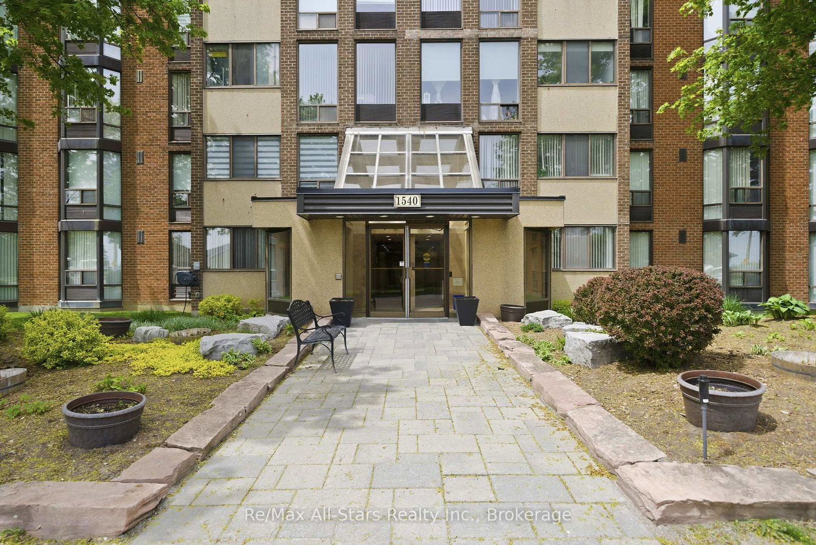 1540-pickering-parkway-pickering-ontario-e13160078