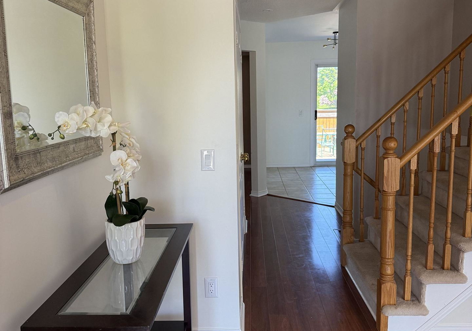1566-arcadia-square-pickering-ontario-e13160196