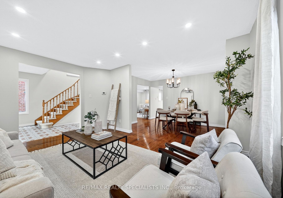 17-payzac-avenue-scarborough-ontario-e13160456