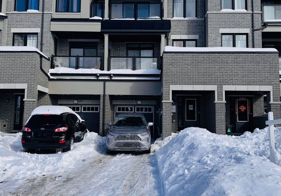 2037-cameron-lott-crescent-oshawa-ontario-e13161616