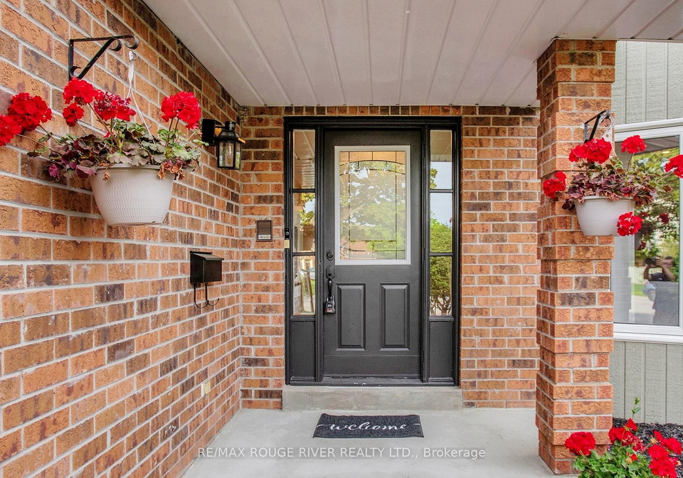 1110-timber-court-pickering-ontario-e13161718
