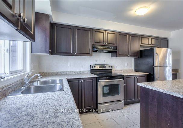10-wilkes-crescent-scarborough-ontario-e13161946