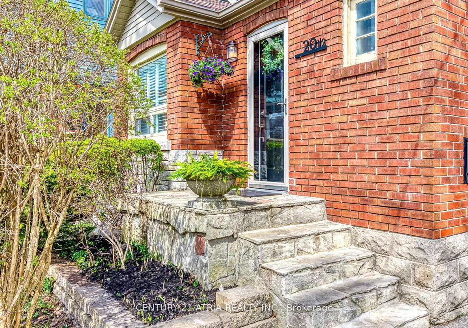 20-12-east-road-scarborough-ontario-e13162930