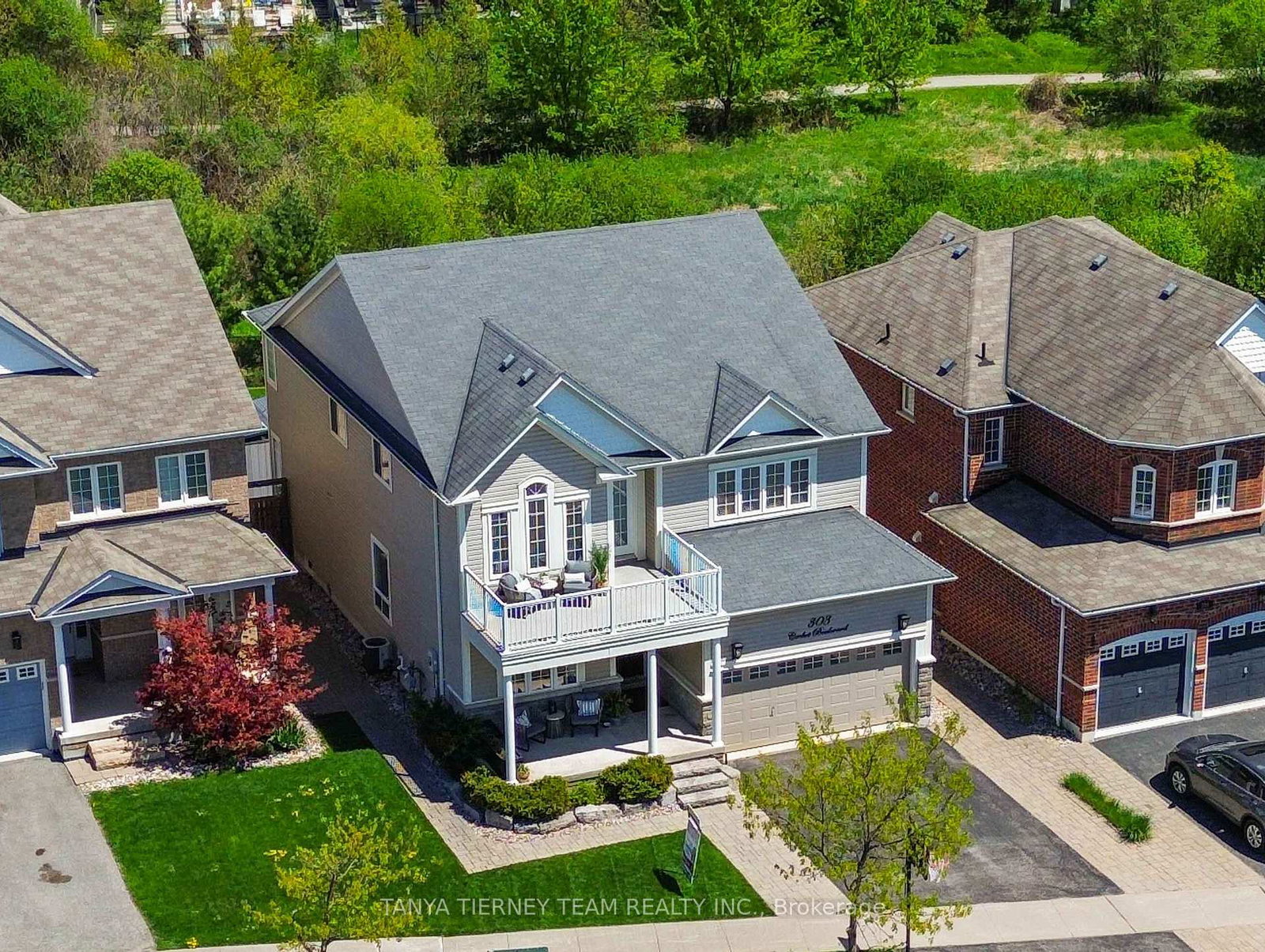 303-cachet-boulevard-whitby-ontario-e13162976