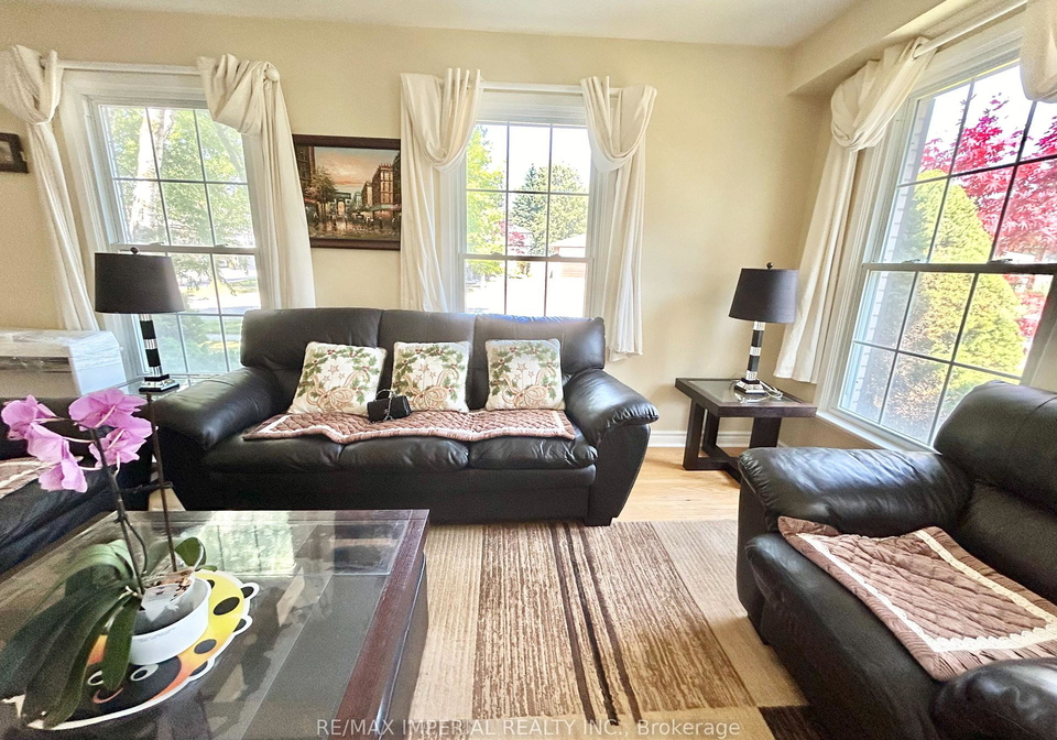 16-gloxinia-crescent-scarborough-ontario-e13167492