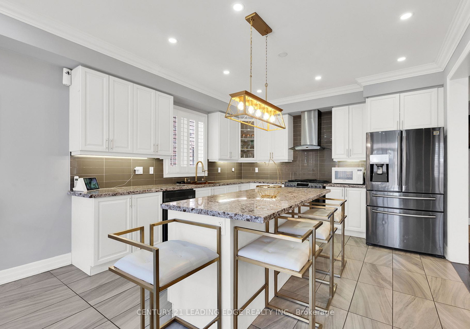 14-quick-trail-clarington-ontario-e13167678