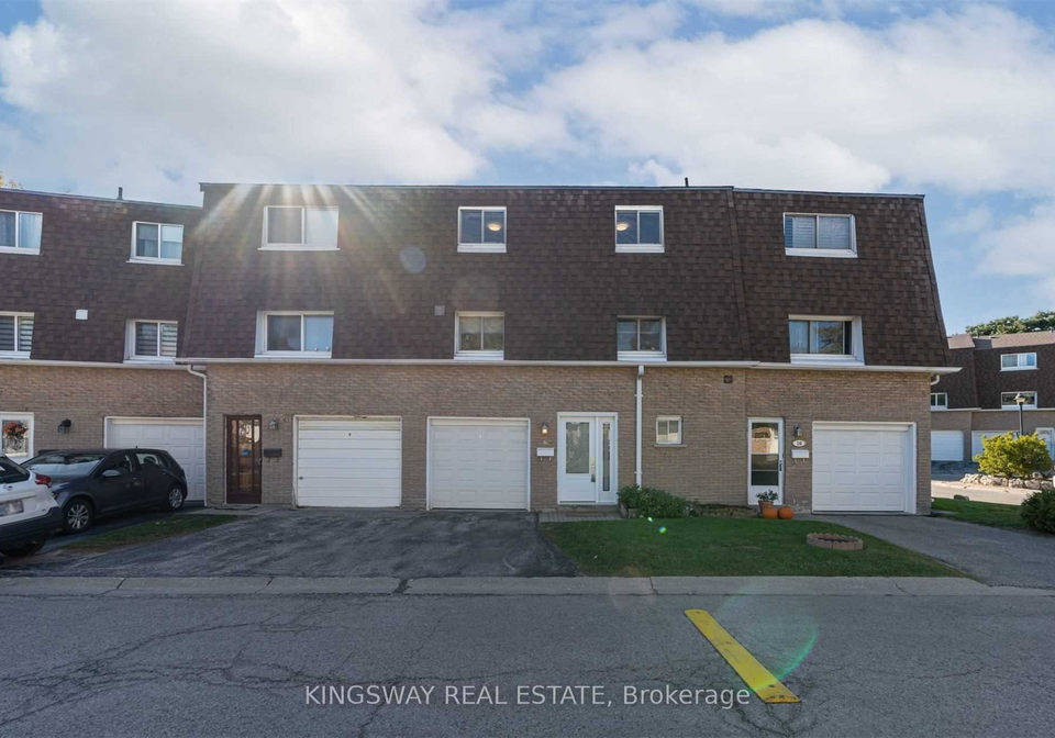 300-brideltown-circle-scarborough-ontario-e13167944