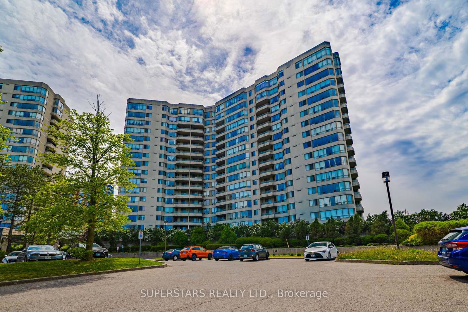 160-alton-towers-circle-scarborough-ontario-e13169246