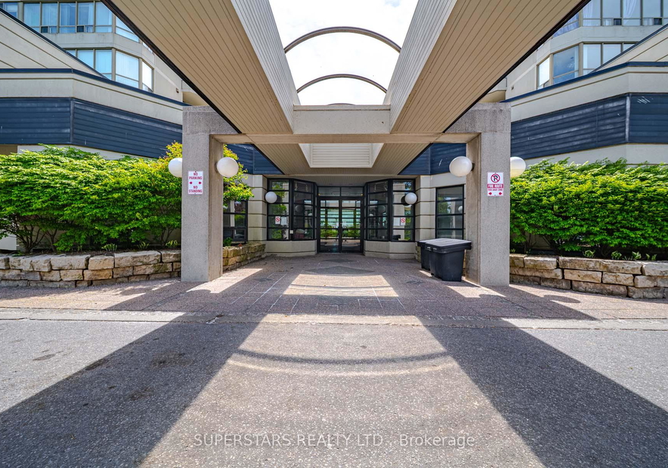 160-alton-towers-circle-scarborough-ontario-e13169246