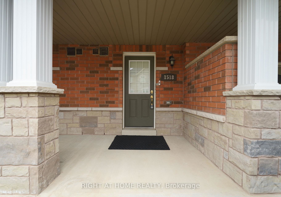 1518-shepway-mews-pickering-ontario-e13170804