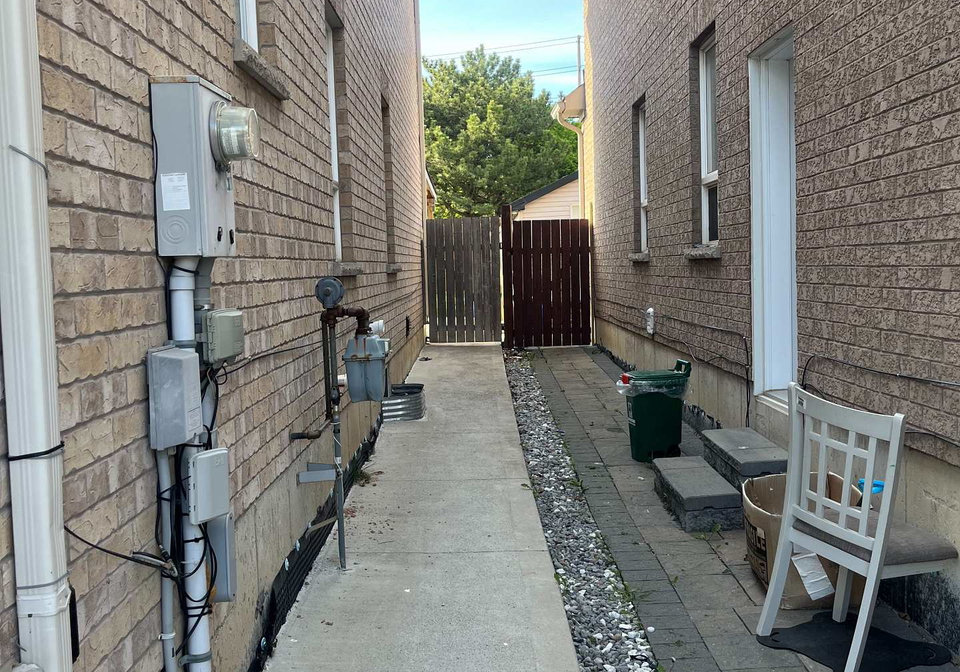 22-mount-pleasant-avenue-whitby-ontario-e13172224