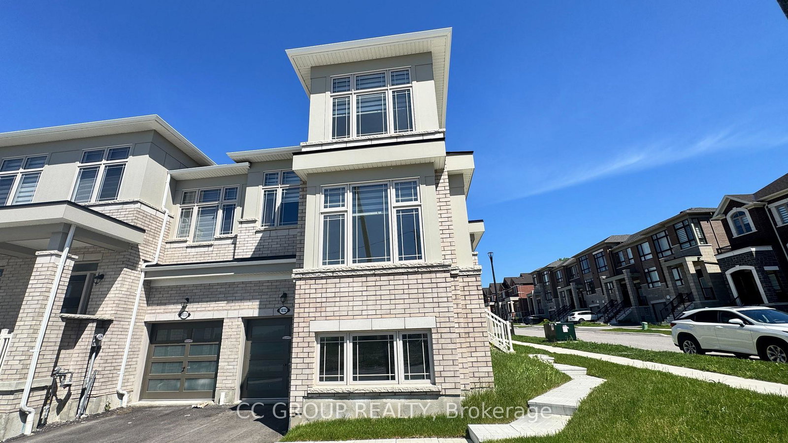 1032-crowsnest-hollow-pickering-ontario-e13172994