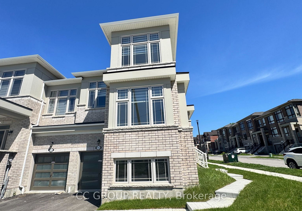 1032-crowsnest-hollow-pickering-ontario-e13172994