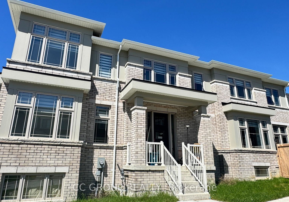 1032-crowsnest-hollow-pickering-ontario-e13172994