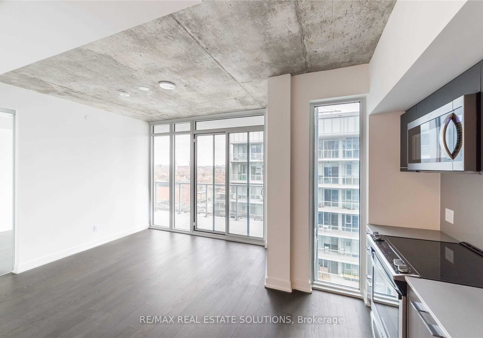15-baseball-place-toronto-ontario-e13174162