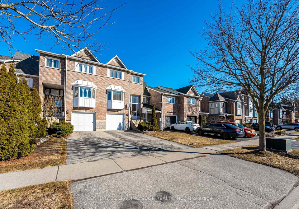 308-sparrow-circle-pickering-ontario-e13174546