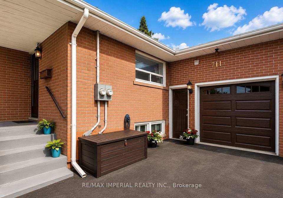 711-gilbert-street-w-whitby-ontario-e13175126