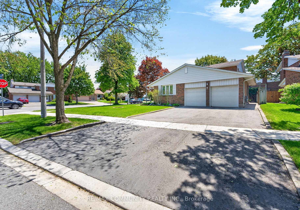 588-huntingwood-drive-scarborough-ontario-e13175732