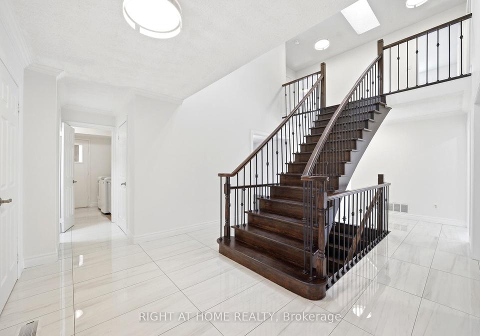 36-ravenview-drive-whitby-ontario-e13175800
