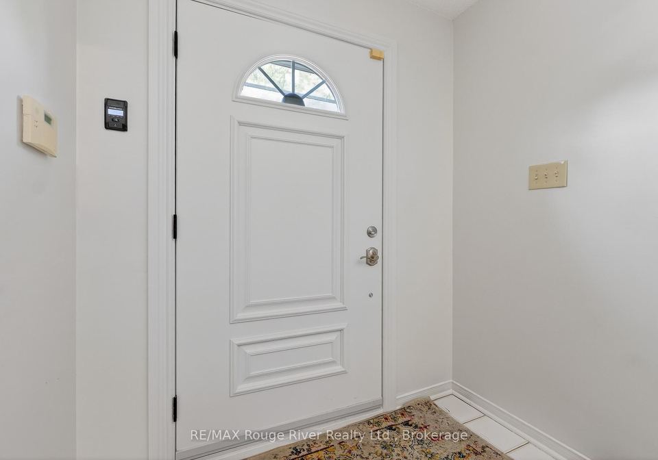 9-farncomb-crescent-clarington-ontario-e13176462