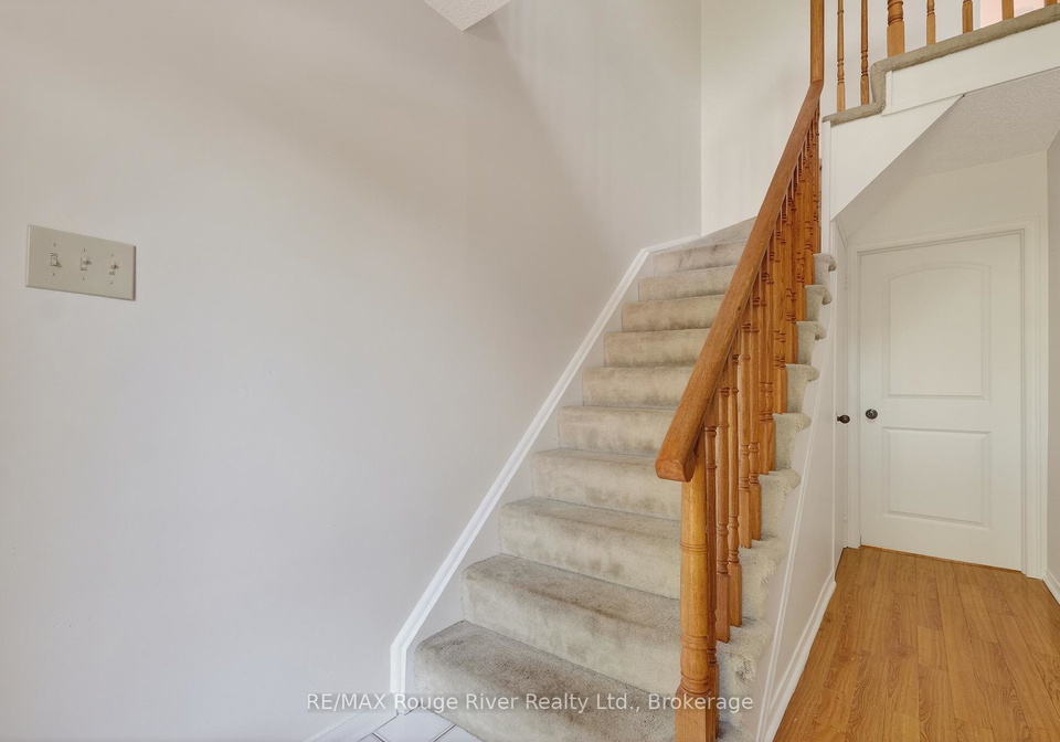 9-farncomb-crescent-clarington-ontario-e13176462