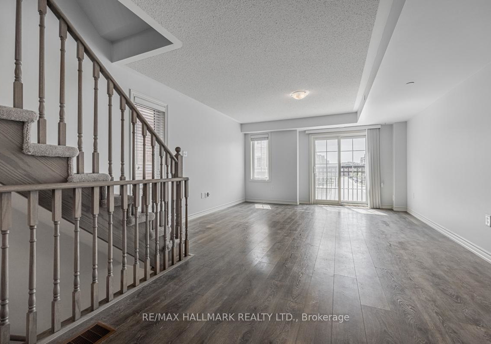 2496-rosedrop-path-oshawa-ontario-e13176508
