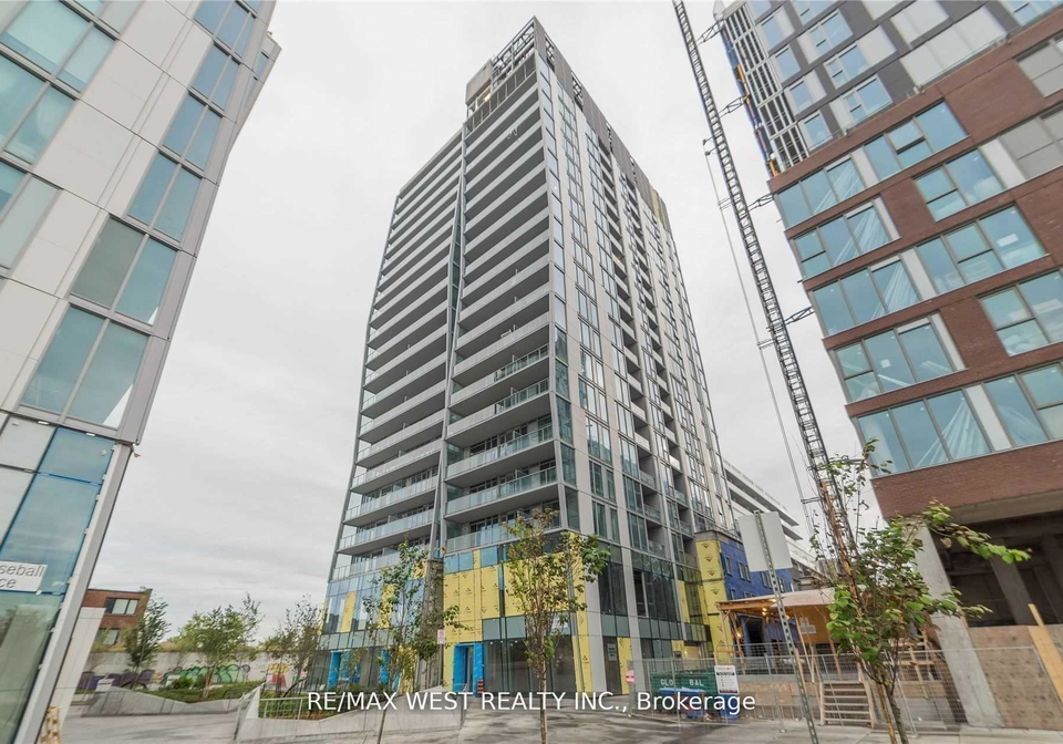 30-baseball-place-toronto-ontario-e13176620