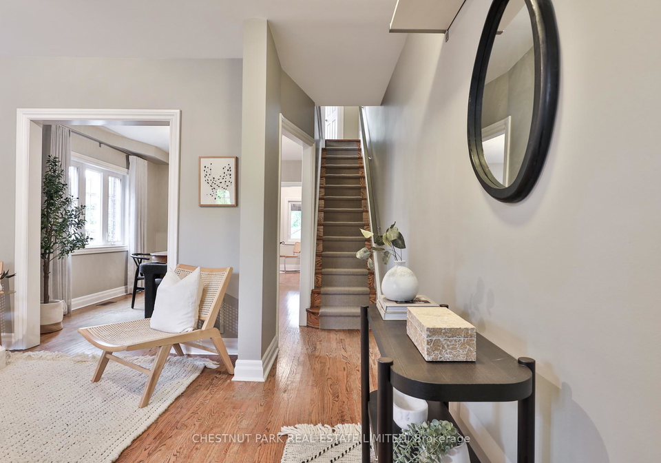 16-dilworth-crescent-east-york-ontario-e13177052