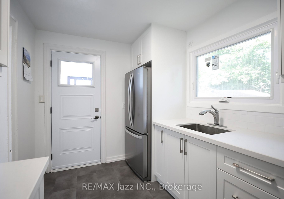 368-buena-vista-avenue-oshawa-ontario-e13181564