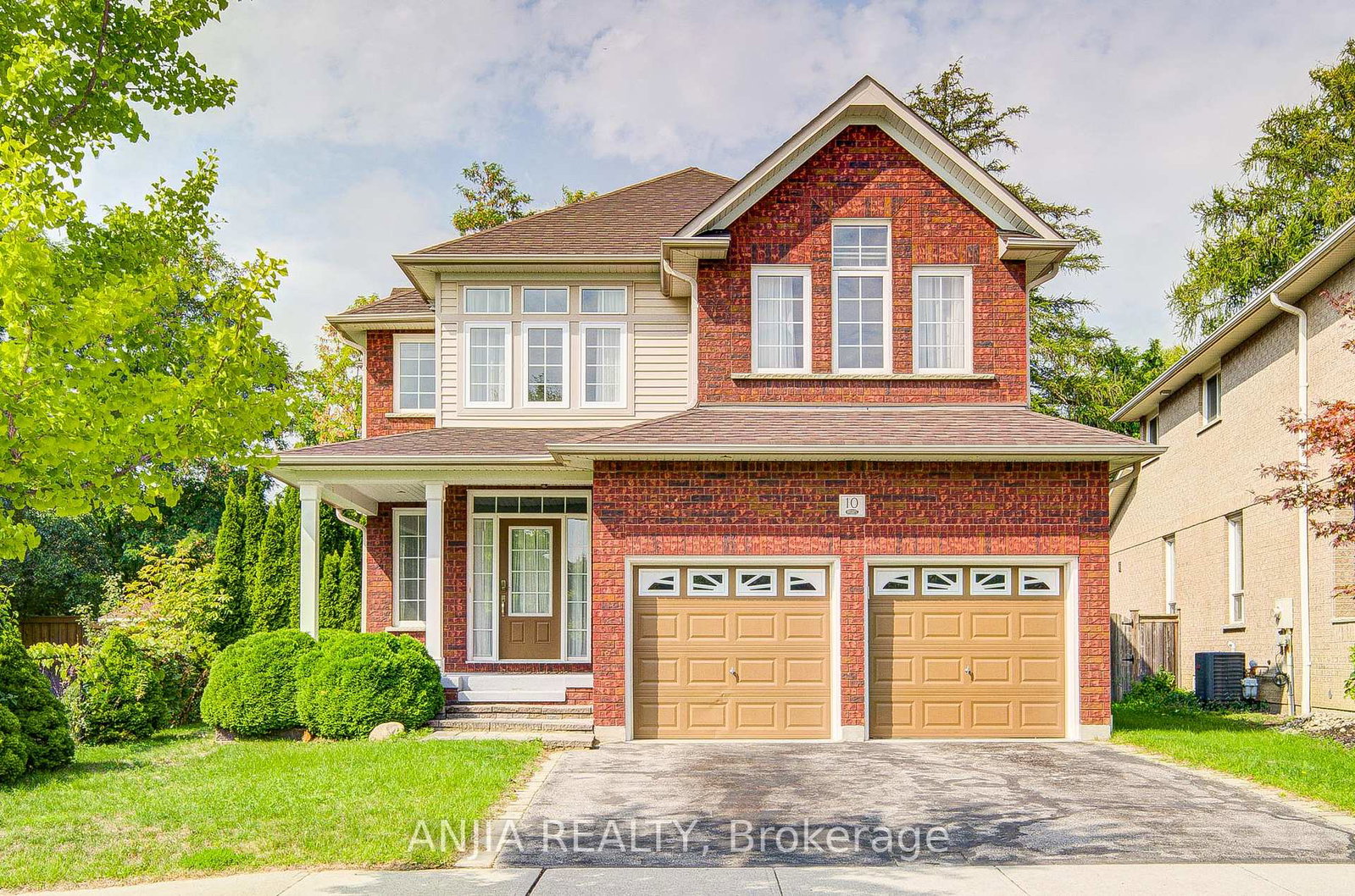 10-thistledown-crescent-whitby-ontario-e13183036