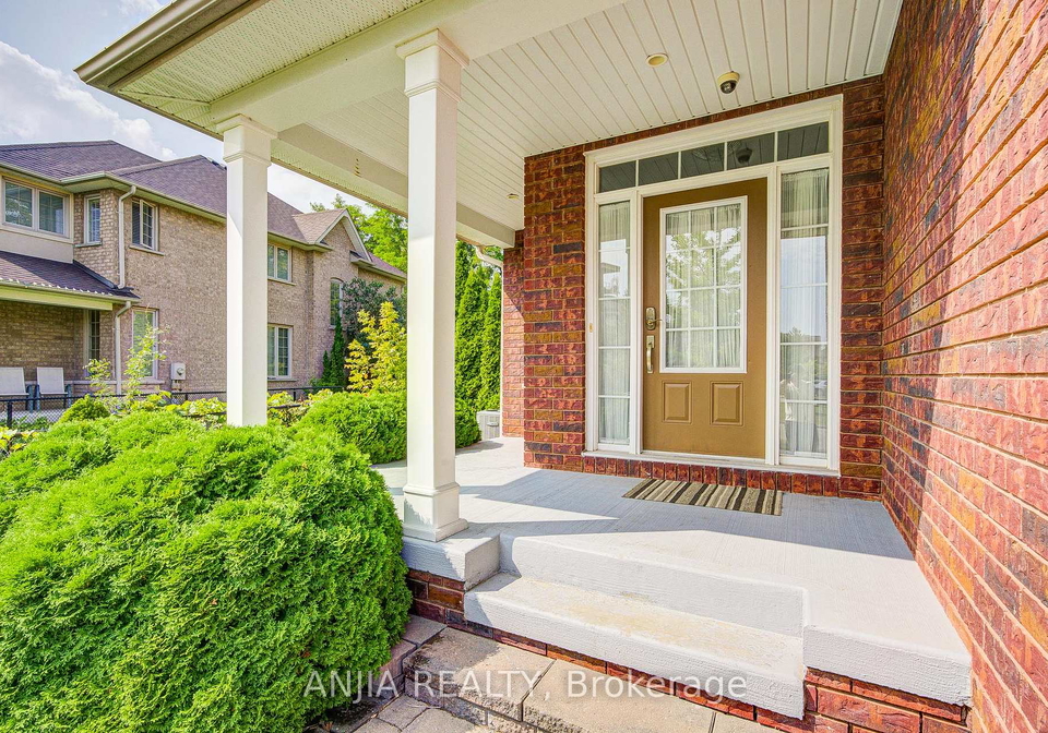 10-thistledown-crescent-whitby-ontario-e13183036