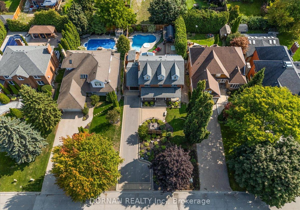 9-hanover-court-whitby-ontario-e13184352