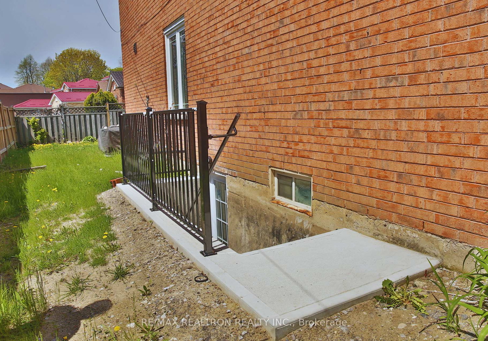 2-lavery-trail-scarborough-ontario-e13187118