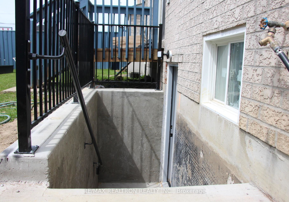 60-gamble-drive-ajax-ontario-e13187522
