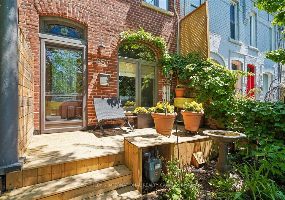 257-booth-avenue-toronto-ontario-e13188248