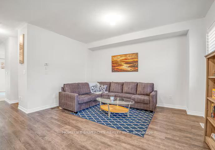 43-honey-crisp-lane-clarington-ontario-e13191212