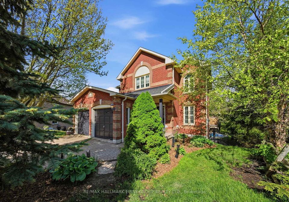 13-brand-court-ajax-ontario-e13191898