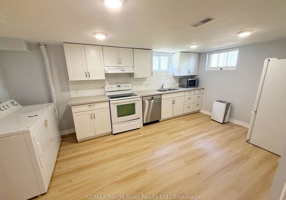 200-trent-street-e-whitby-ontario-e13195776