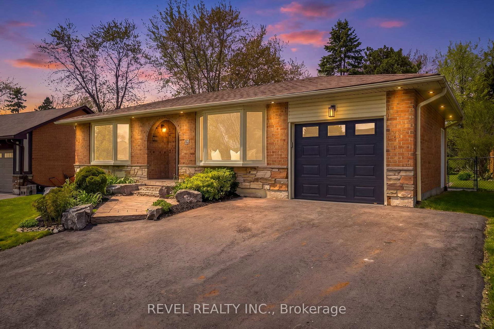 39-anstead-crescent-ajax-ontario-e13202810