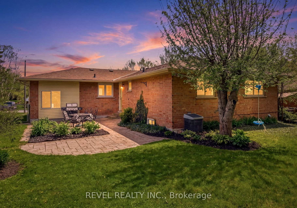 39-anstead-crescent-ajax-ontario-e13202810
