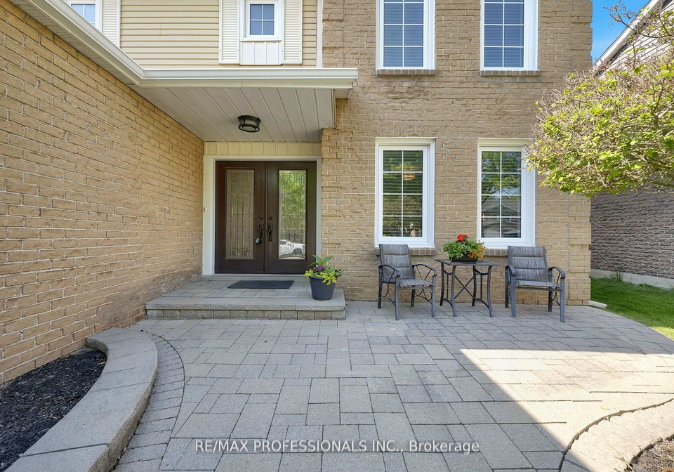 45-resolute-crescent-whitby-ontario-e13206034