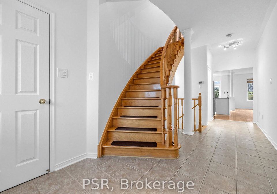 38-enroutes-street-toronto-ontario-e13207238