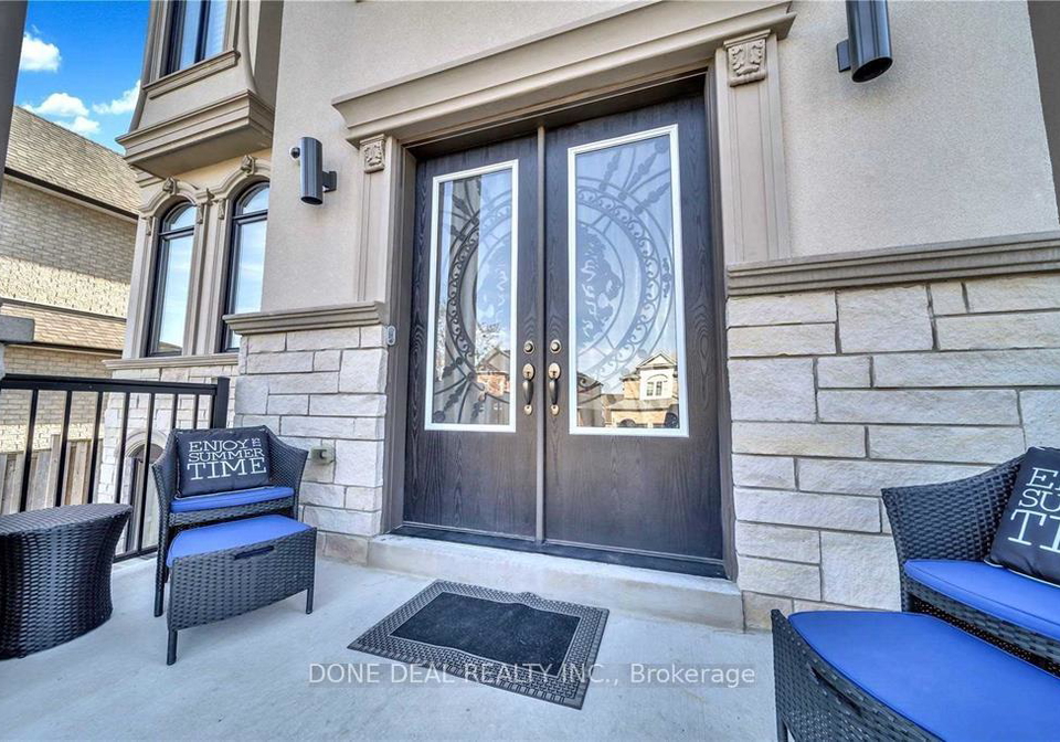 1805-grayabbey-court-pickering-ontario-e13207806