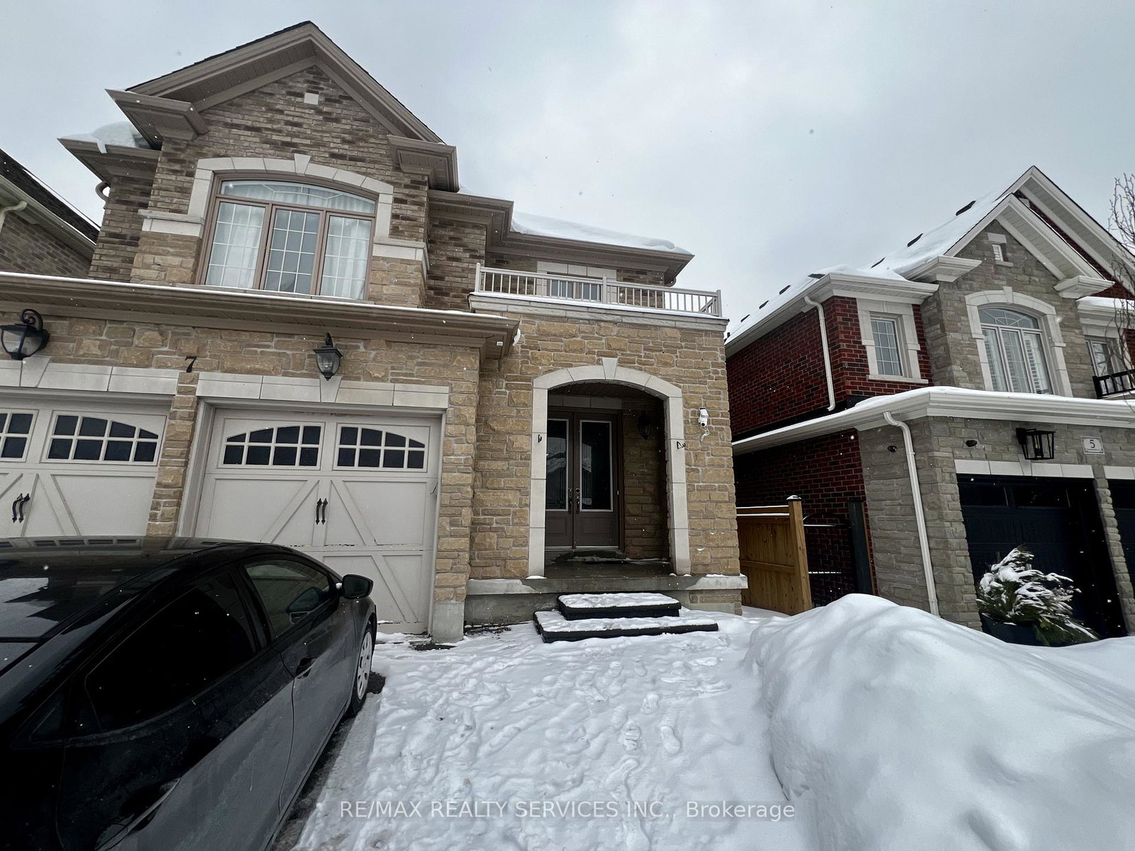 7-glengowan-street-whitby-ontario-e13208988